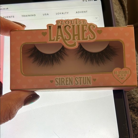 Plouise Eyelashes Gorgeous addition to any makeup adventure - Picture 3 of 9